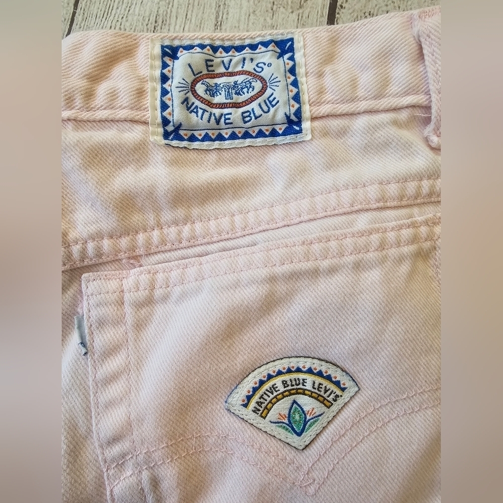 Vintage 80's Levi's Native Pale Pink Hi-Rise Denim Jean Shorts 8 Inch Rare Find! - Picture 4 of 9